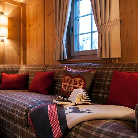 Chalet Berghof Sertig Clavadel Rum bild