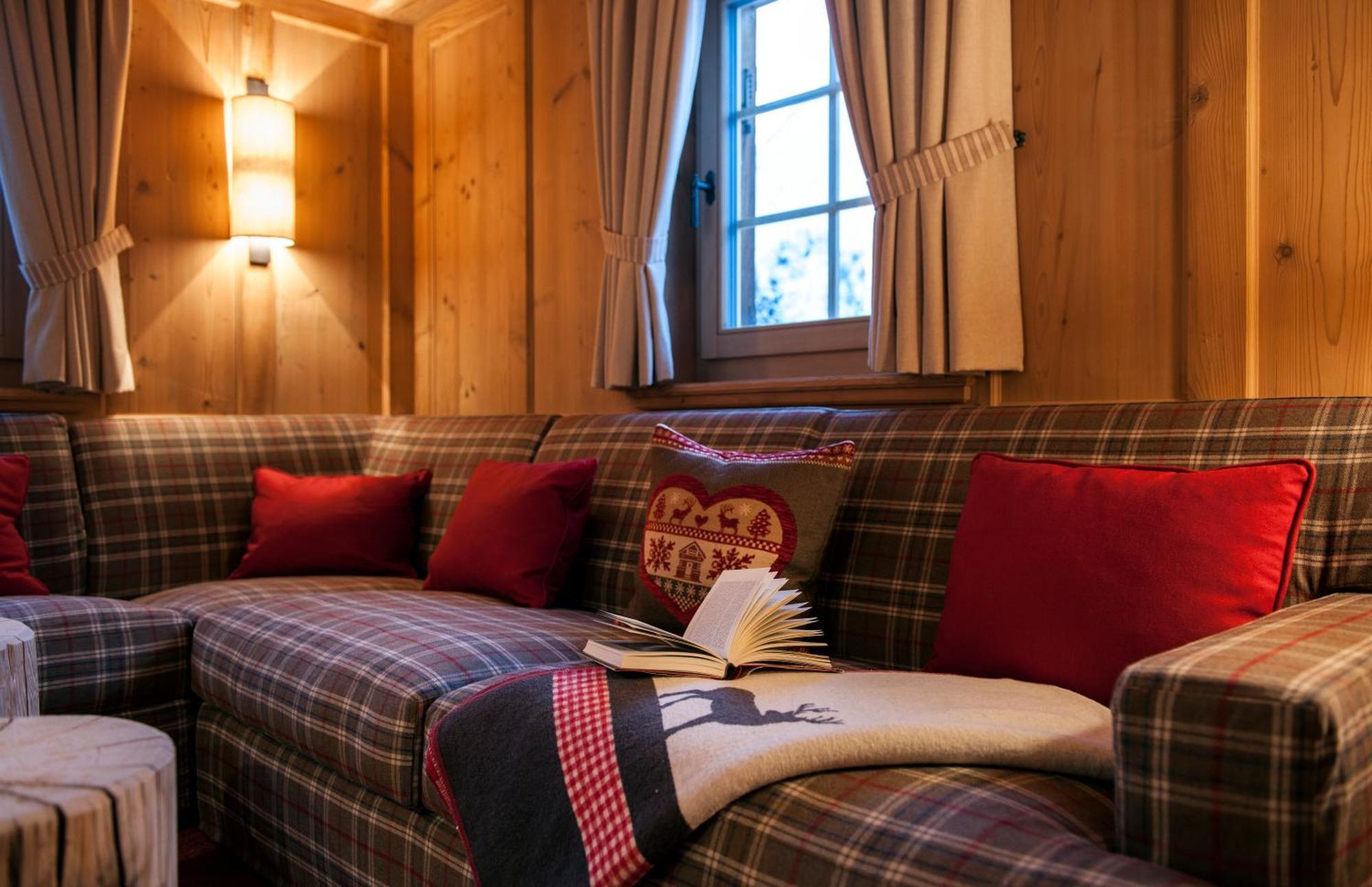 Chalet Berghof Sertig Clavadel Rum bild