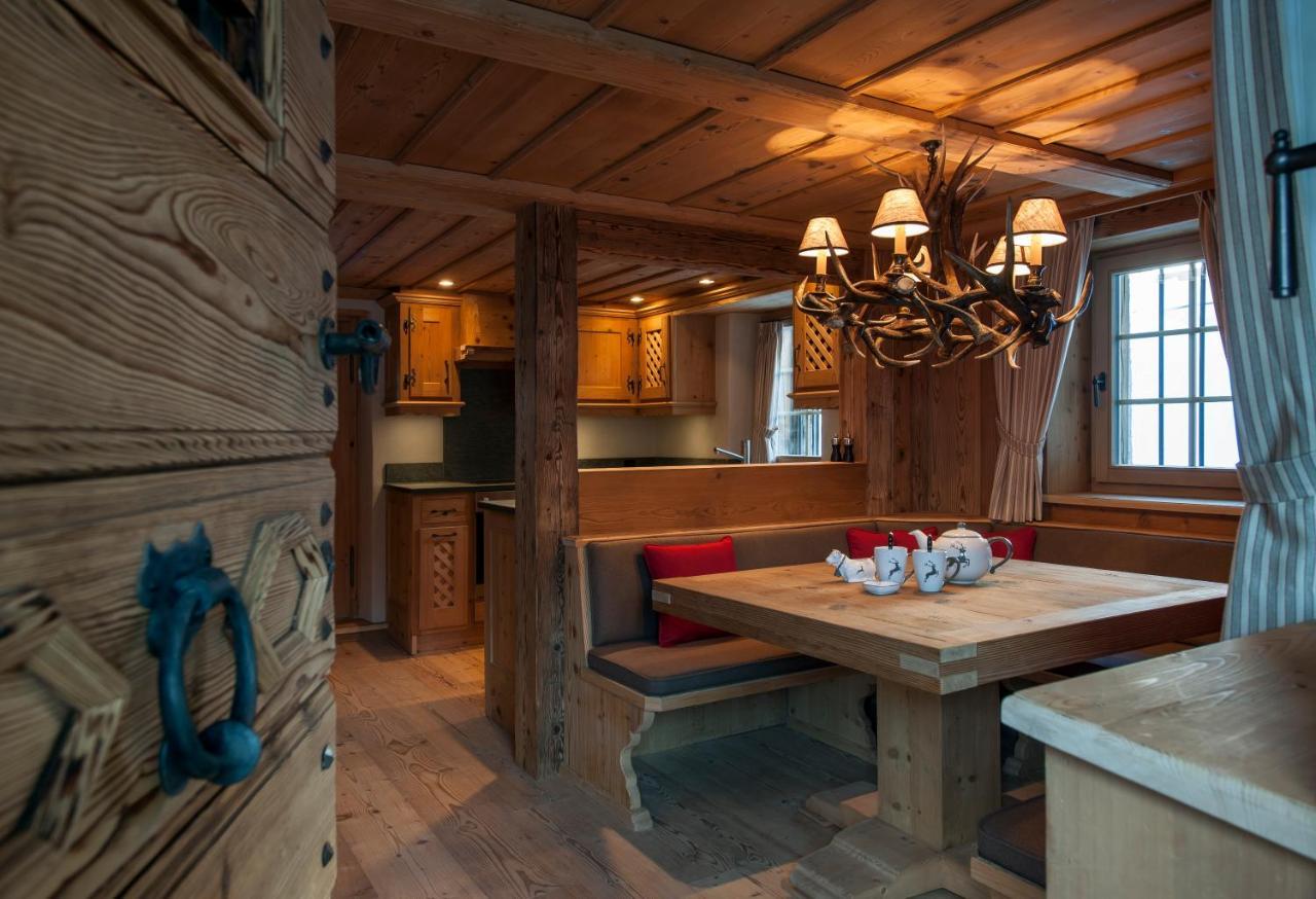 Chalet Berghof Sertig Clavadel Rum bild